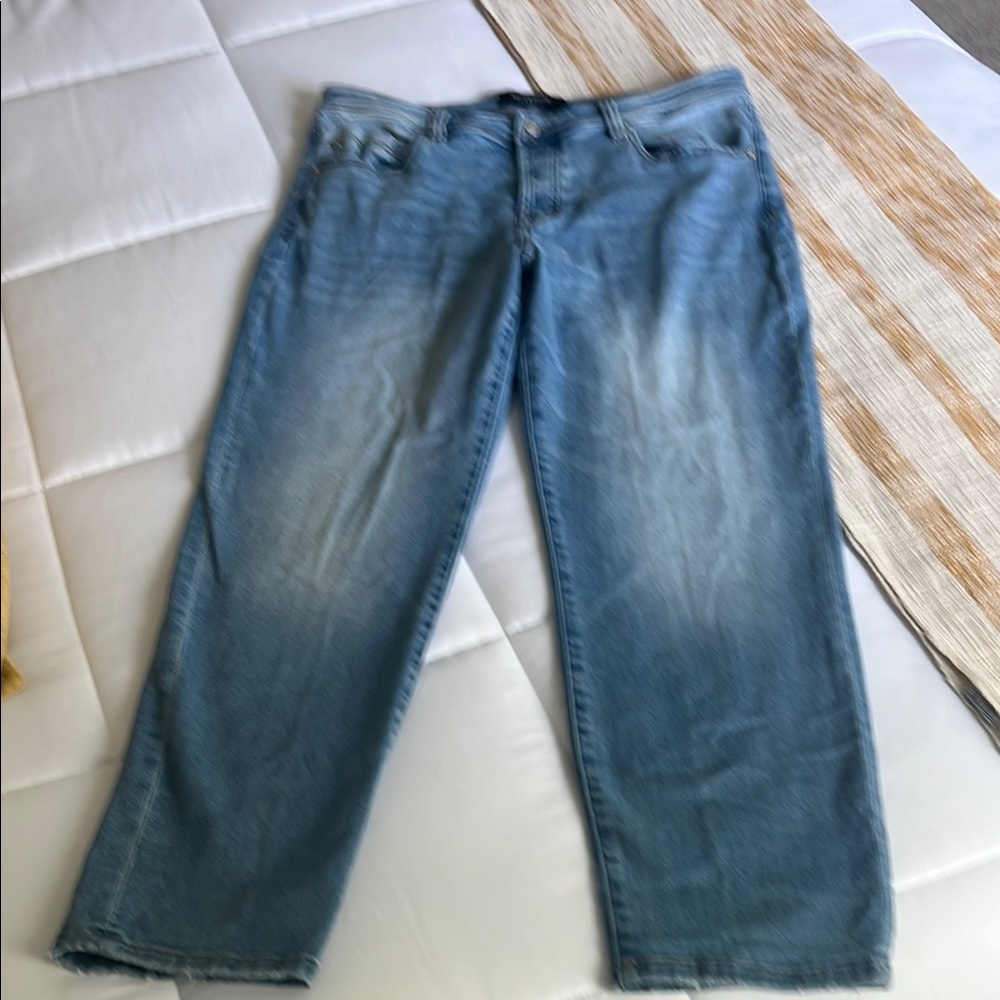 Women’s Liverpool Blue Relaxed Fit Jeans Medium Wash